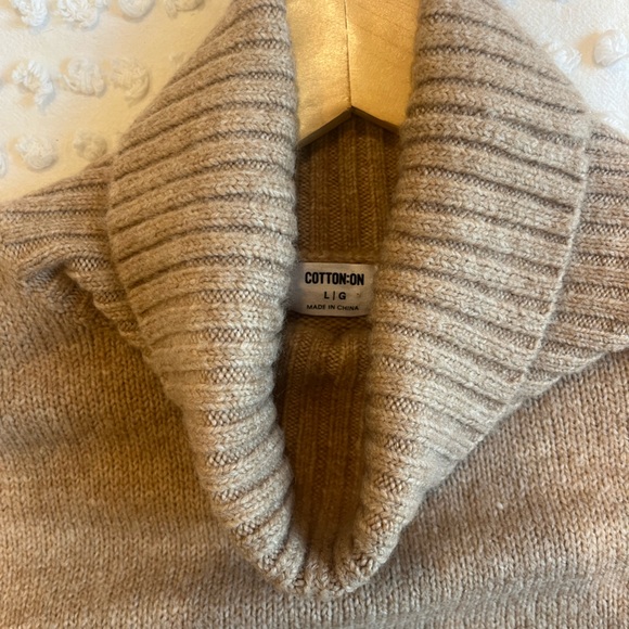 Cotton On Tan sweater - Picture 3 of 4